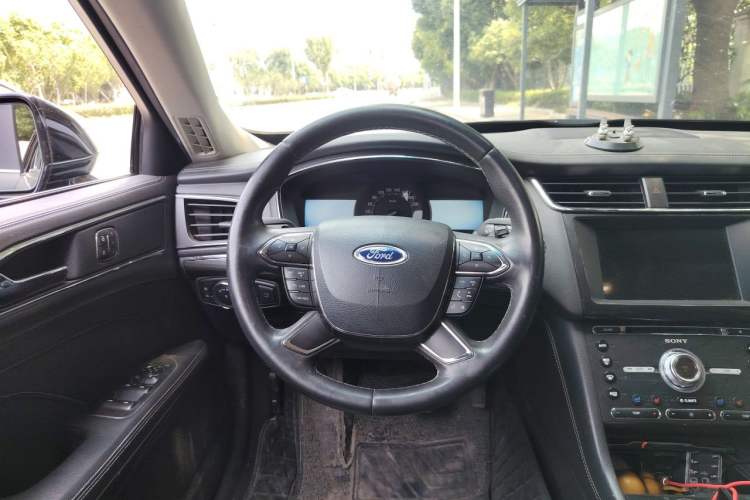 Used Ford Taurus 2017 EcoBoost 245 Luxury Model Steering Wheel