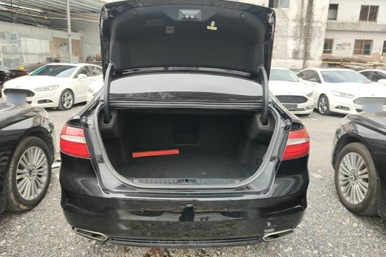 Used Ford Taurus 2017 EcoBoost 245 Luxury Model Trunk