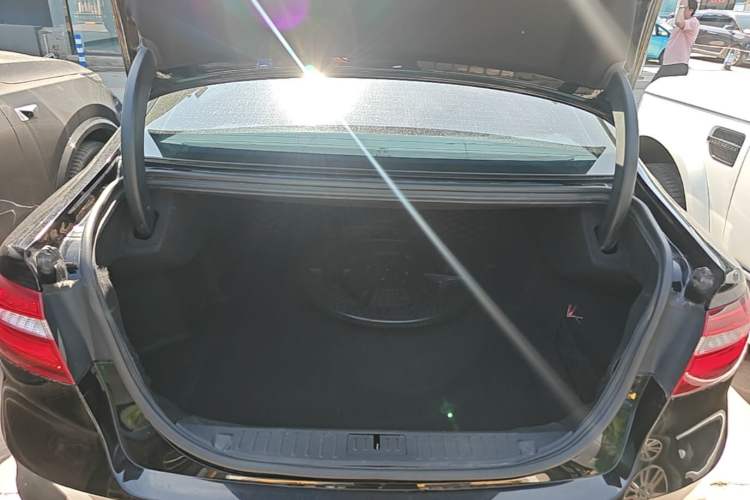 Used Ford Taurus 2017 Facelifted EcoBoost 245 Fashion Edition Trunk
