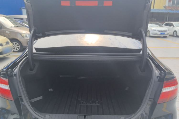 Used Ford Taurus 2017 EcoBoost 180 Luxury Model Trunk