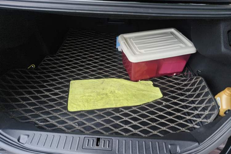 Used Ford Taurus 2017 EcoBoost 245 Fashion Edition Trunk