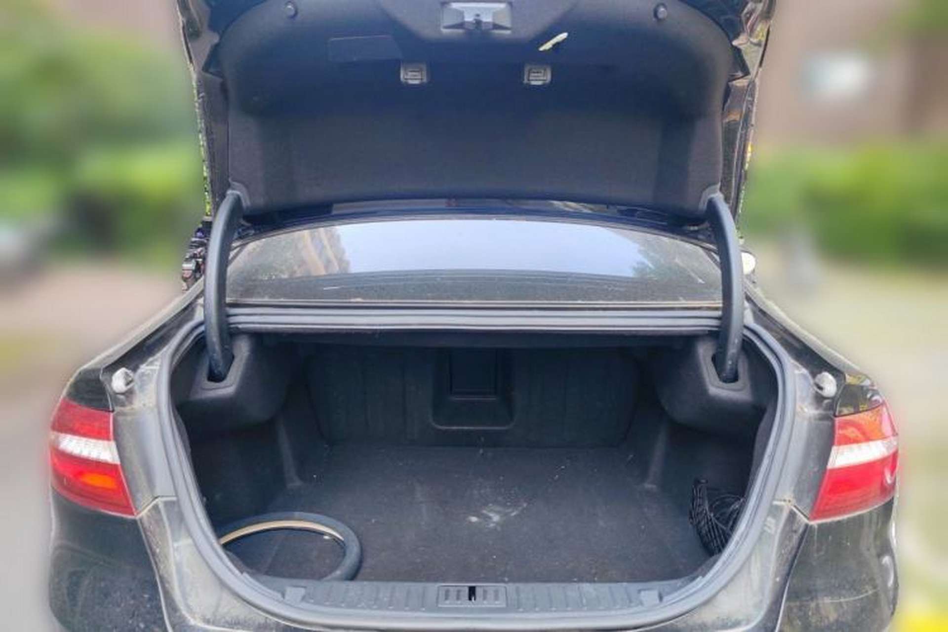 Used Ford Taurus 2017 EcoBoost 245 Luxury Model Trunk