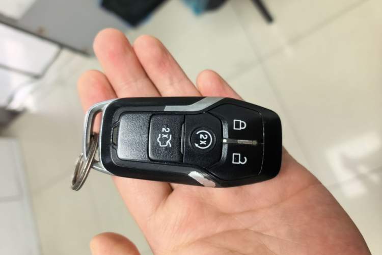 Used Ford Taurus 2017 EcoBoost 245 Fashion Edition Vehicle Key