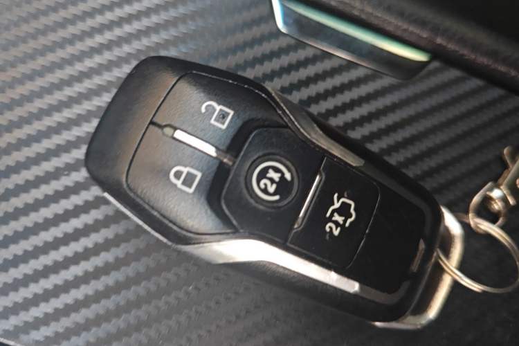 Used Ford Taurus 2017 EcoBoost 245 Fashion Edition Vehicle Key