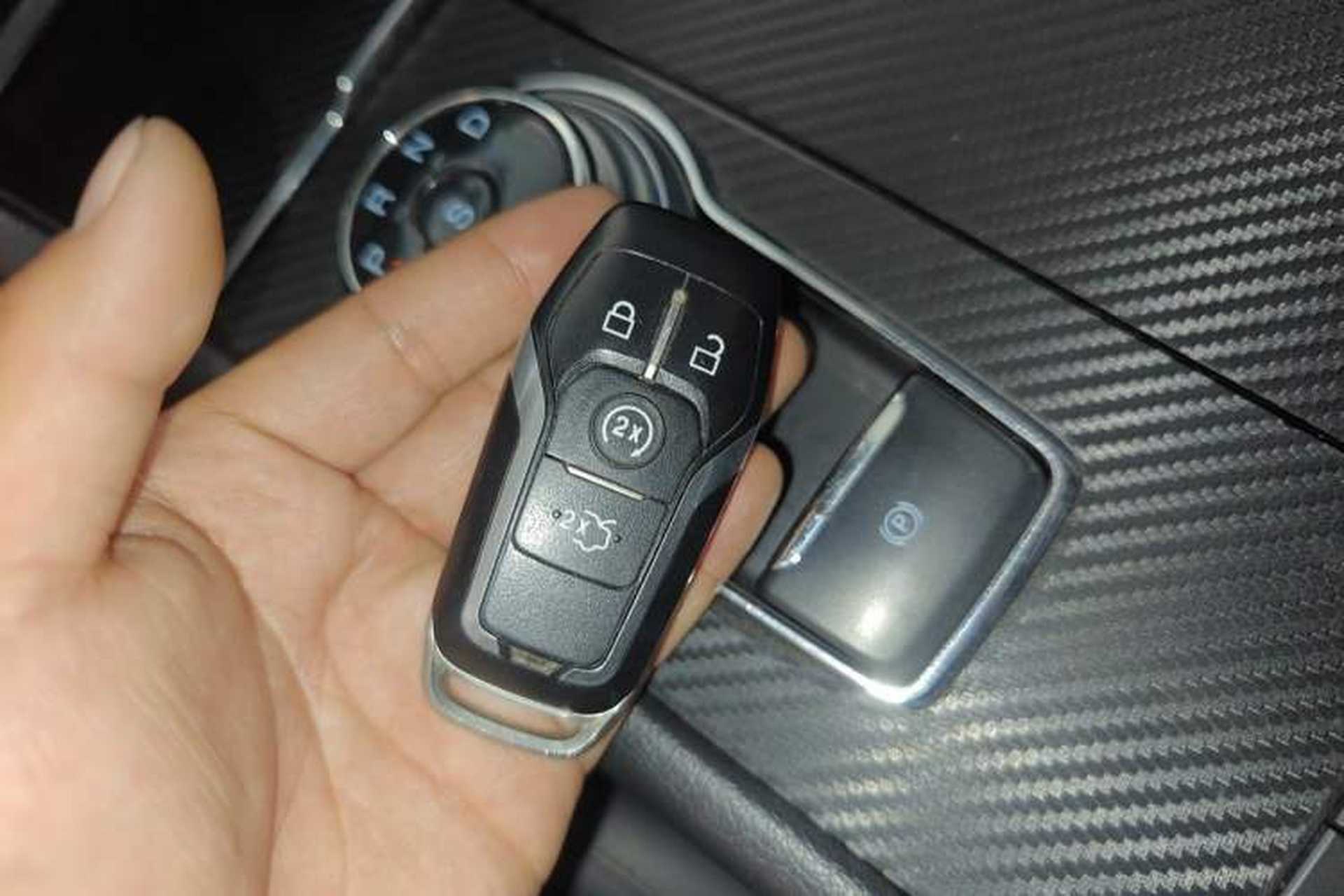 Used Ford Taurus 2017 EcoBoost 245 Fashion Edition Vehicle Key