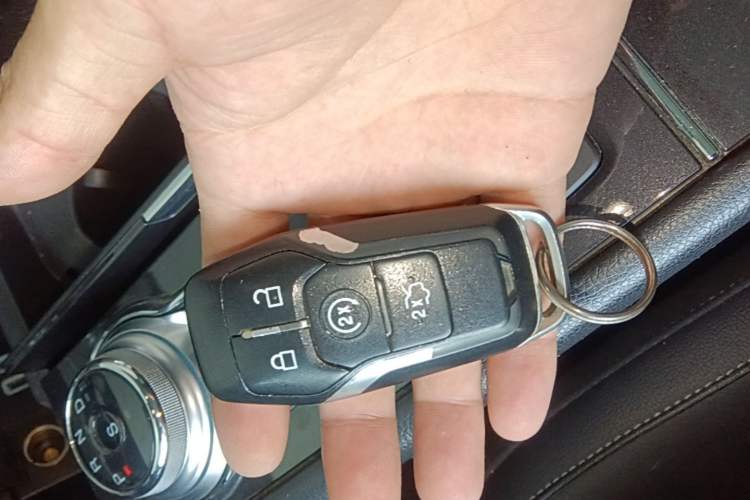 Used Ford Taurus 2017 EcoBoost 245 Fashion Edition Vehicle Key