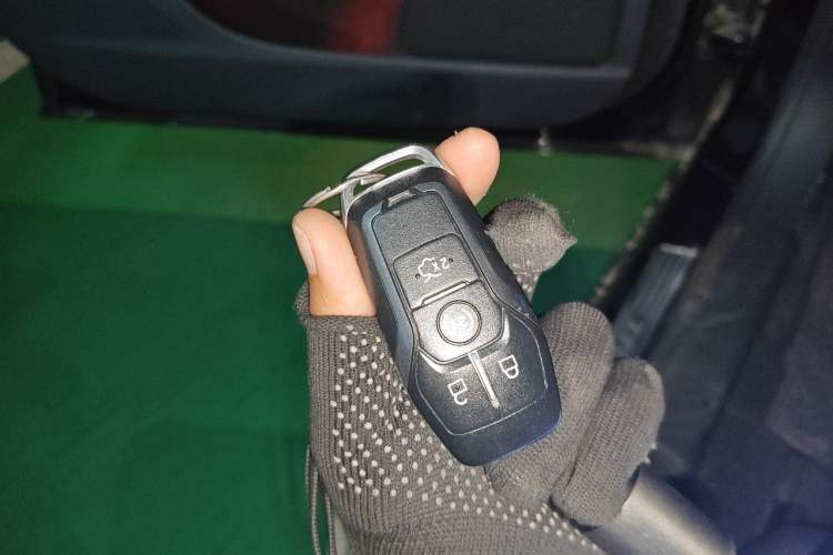 Used Ford Taurus 2017 EcoBoost 325 V6 Flagship Model Vehicle Key