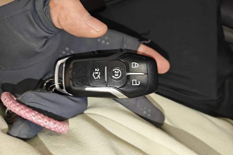 Used Ford Taurus 2017 EcoBoost 245 Flagship Model Vehicle Key