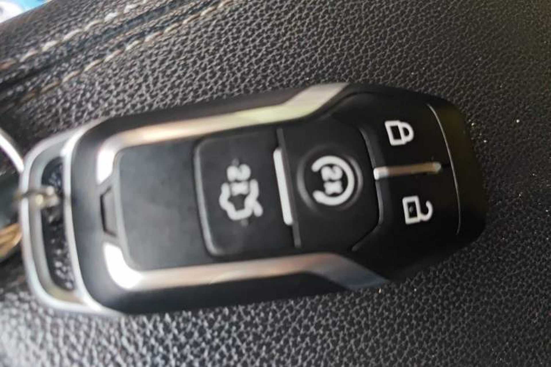 Used Ford Taurus 2017 Facelifted EcoBoost 245 Fashion Edition Vehicle Key