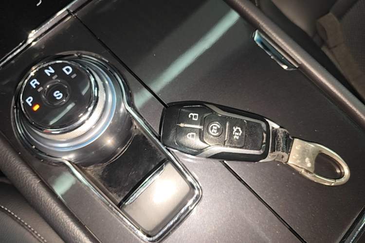 Used Ford Taurus 2017 EcoBoost 245 Fashion Edition Vehicle Key