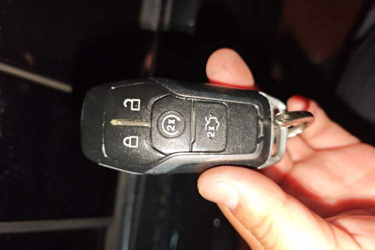 Used Ford Taurus 2017 EcoBoost 245 Fashion Edition Vehicle Key