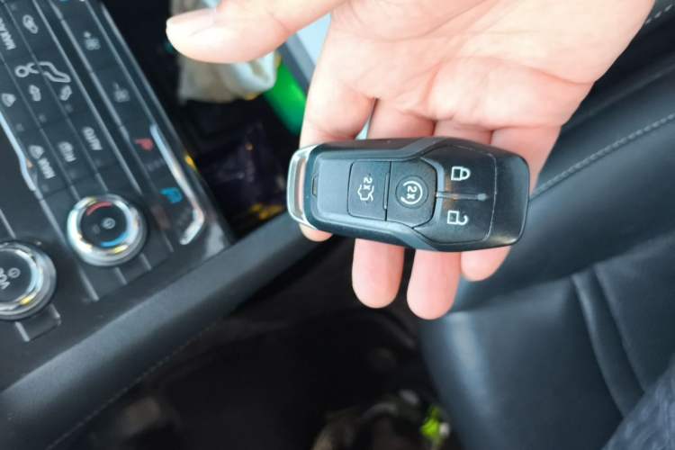 Used Ford Taurus 2017 Facelifted EcoBoost 245 Fashion Edition Vehicle Key