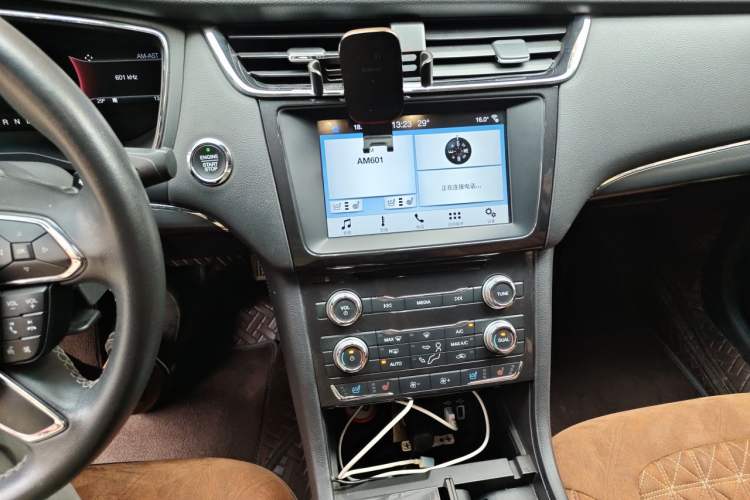 Used Ford Taurus 2017 Facelifted EcoBoost 245 Fashion Edition Audio And AC Panel