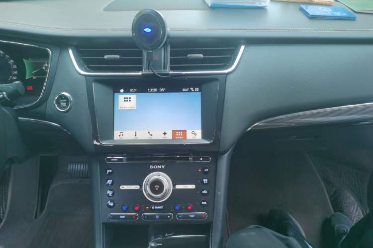 Used Ford Taurus 2017 EcoBoost 245 Luxury Model Audio And AC Panel