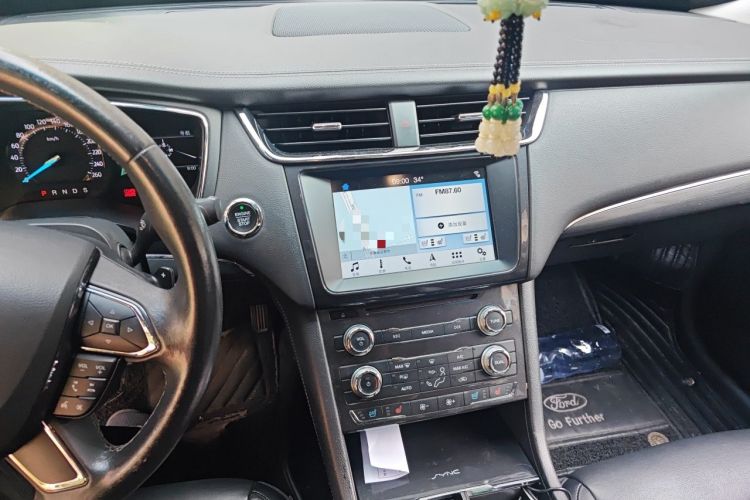 Used Ford Taurus 2017 EcoBoost 245 Fashion Edition Audio And AC Panel