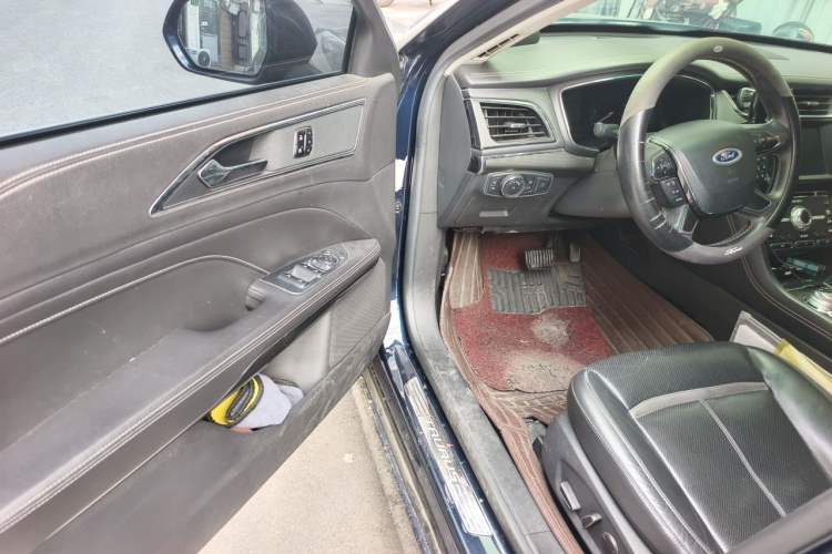 Used Ford Taurus 2017 EcoBoost 245 Luxury Model Driver Seat