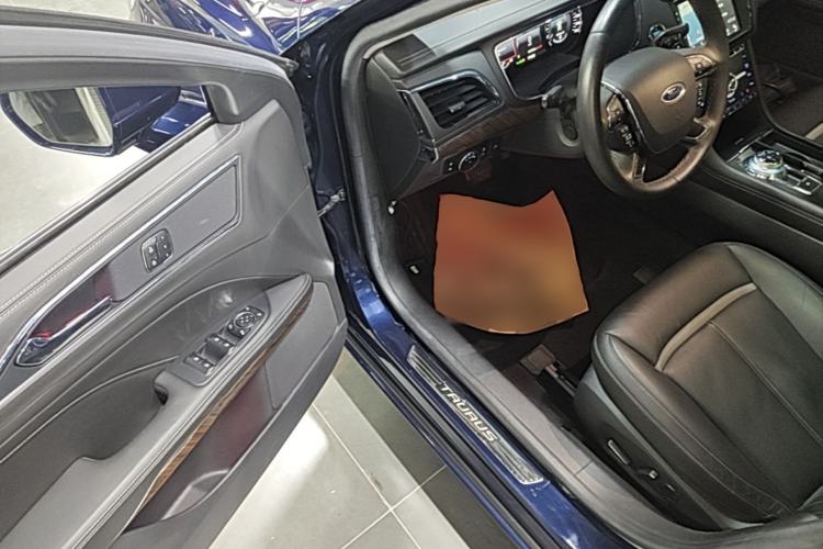 Used Ford Taurus 2017 EcoBoost 245 Flagship Model Driver Seat