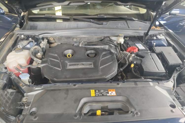 Used Ford Taurus 2017 EcoBoost 245 Fashion Edition Engine Bay