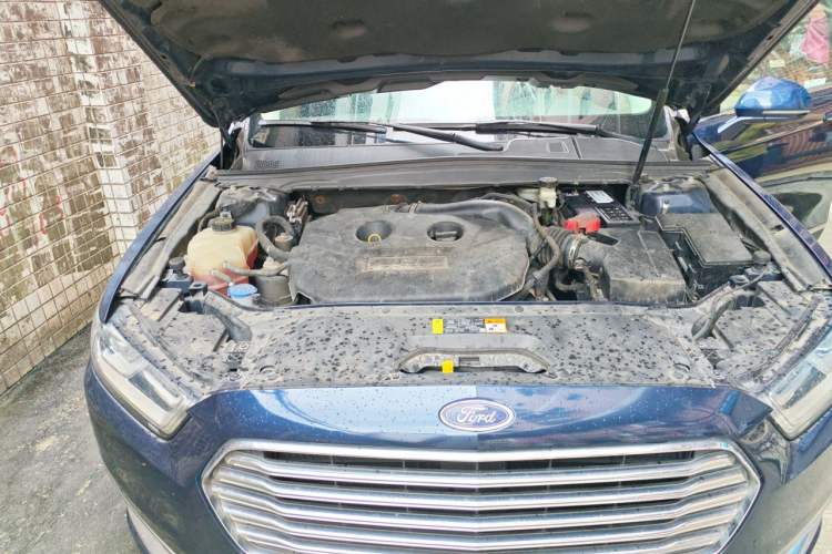 Used Ford Taurus 2017 EcoBoost 245 Luxury Model Engine Bay