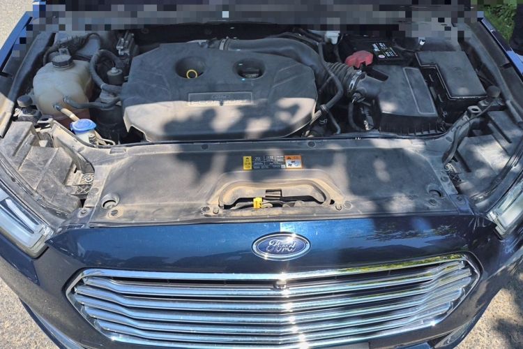 Used Ford Taurus 2017 EcoBoost 245 Luxury Model Engine Bay