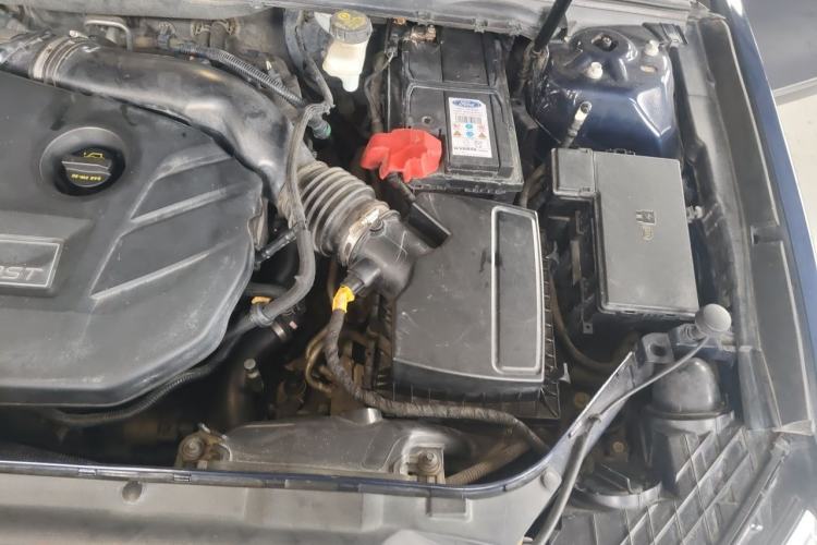 Used Ford Taurus 2017 EcoBoost 245 Fashion Edition Engine Bay Left