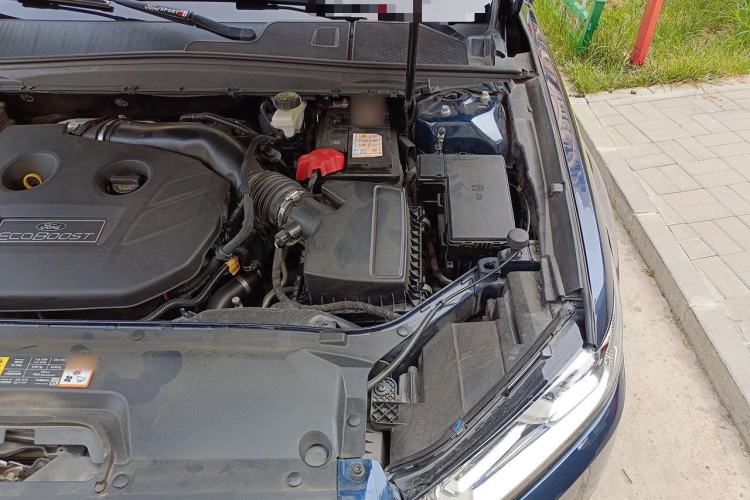 Used Ford Taurus 2017 EcoBoost 245 Flagship Model Engine Bay Left