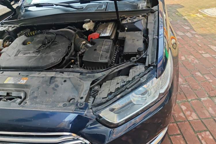 Used Ford Taurus 2017 EcoBoost 245 Fashion Edition Engine Bay Left