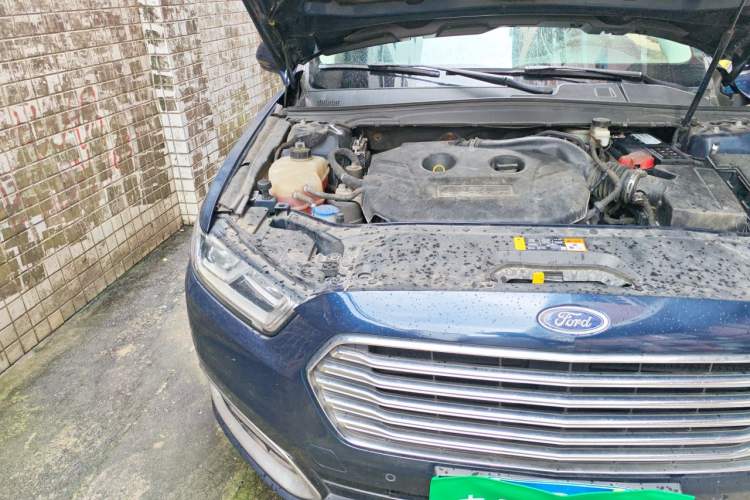 Used Ford Taurus 2017 EcoBoost 245 Luxury Model Engine Bay Right