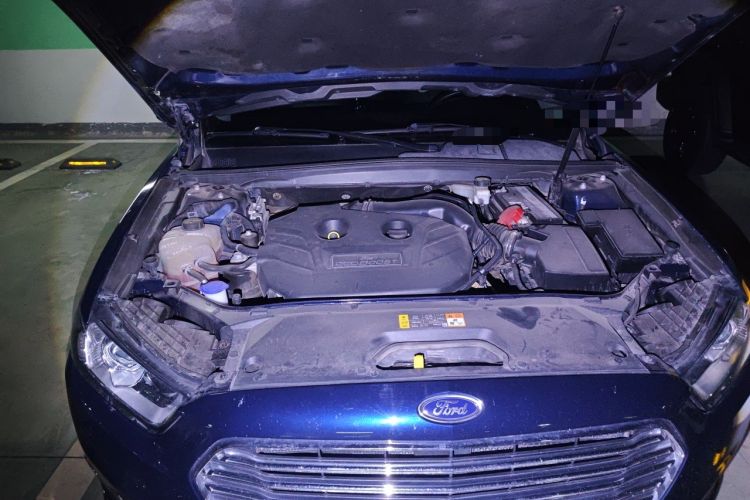 Used Ford Taurus 2017 EcoBoost 245 Fashion Edition Engine Bay Right