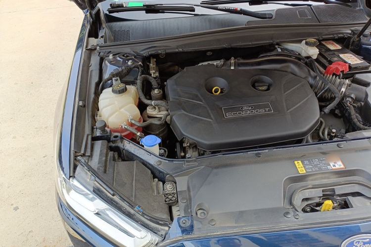 Used Ford Taurus 2017 EcoBoost 245 Flagship Model Engine Bay Right