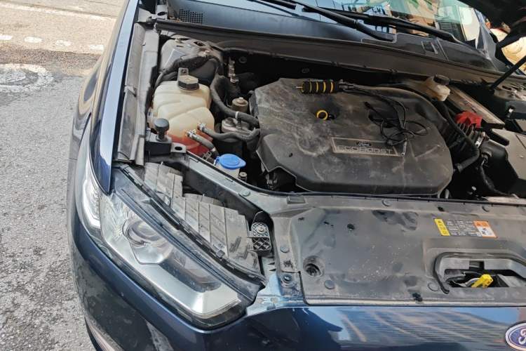 Used Ford Taurus 2017 EcoBoost 245 Fashion Edition Engine Bay Right