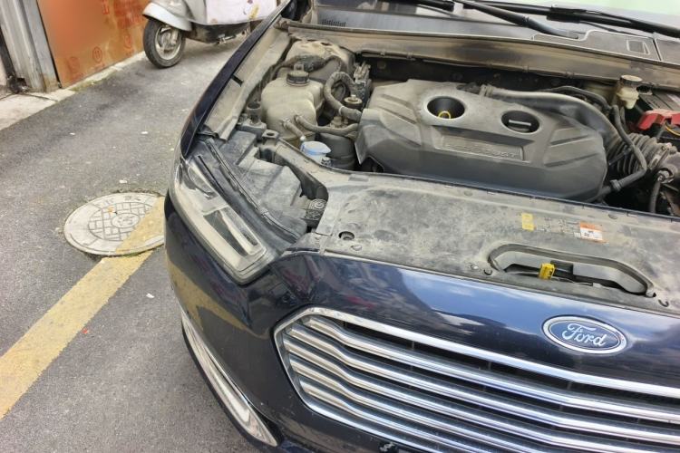 Used Ford Taurus 2017 EcoBoost 245 Luxury Model Engine Bay Right