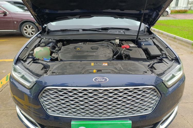 Used Ford Taurus 2017 EcoBoost 245 Luxury Model Engine Bay