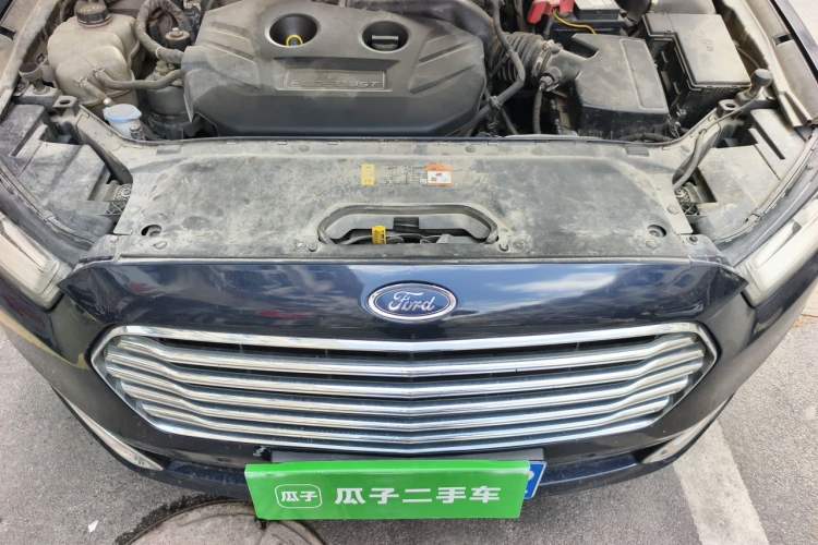 Used Ford Taurus 2017 EcoBoost 245 Luxury Model Engine Bay