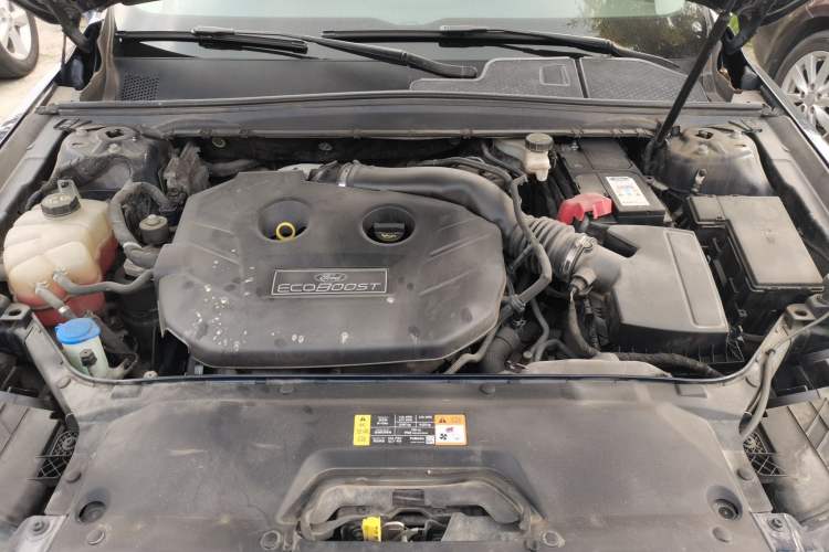 Used Ford Taurus 2017 EcoBoost 245 Fashion Edition Engine Bay