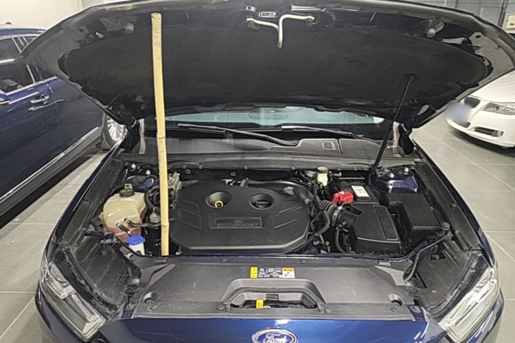 Used Ford Taurus 2017 EcoBoost 245 Flagship Model Engine Bay