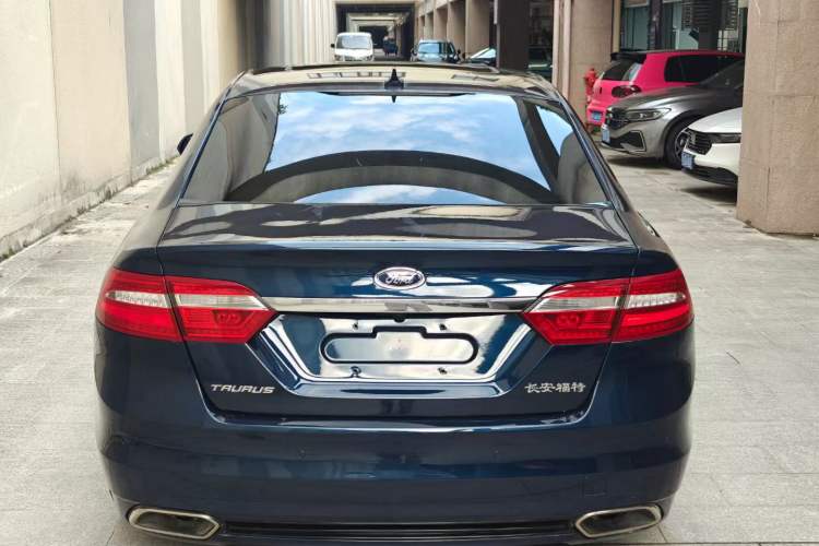 Used Ford Taurus 2017 EcoBoost 245 Luxury Model Exterior 3