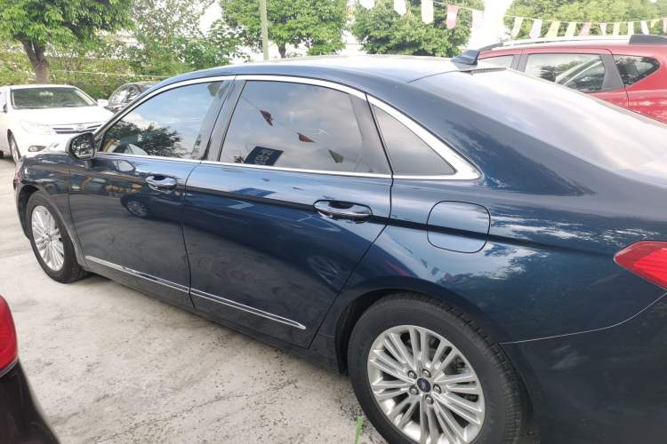 Used Ford Taurus 2017 EcoBoost 245 Fashion Edition Exterior 5