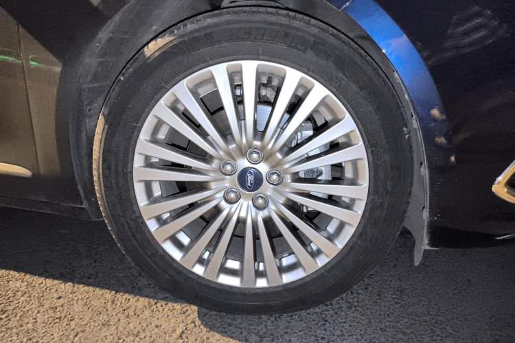 Used Ford Taurus 2017 EcoBoost 245 Luxury Model Exterior 7