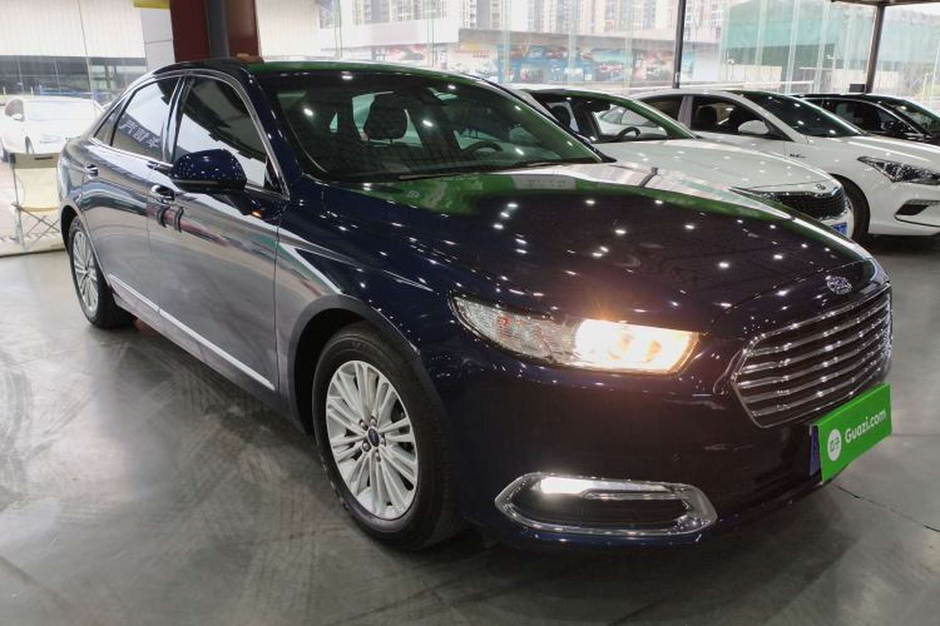 Used Ford Taurus 2017 Facelifted EcoBoost 245 Fashion Edition Front Right 45 Deg