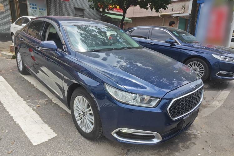 Used Ford Taurus 2017 EcoBoost 245 Fashion Edition Front Right 45 Deg