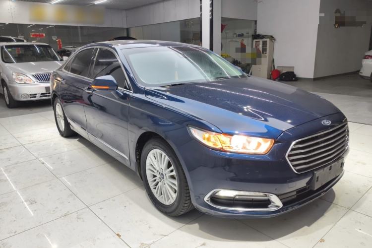 Used Ford Taurus 2017 EcoBoost 245 Fashion Edition Front Right 45 Deg