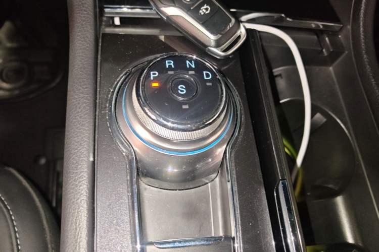 Used Ford Taurus 2017 EcoBoost 245 Flagship Model Gear Lever