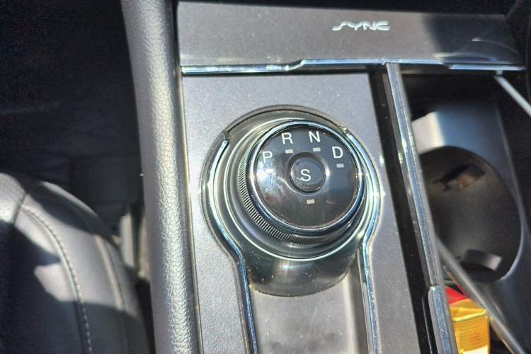 Used Ford Taurus 2017 EcoBoost 245 Luxury Model Gear Lever