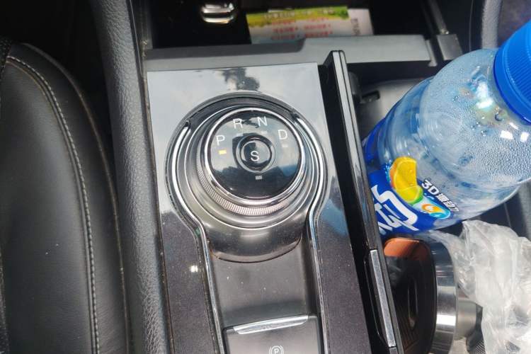 Used Ford Taurus 2017 EcoBoost 245 Luxury Model Gear Lever