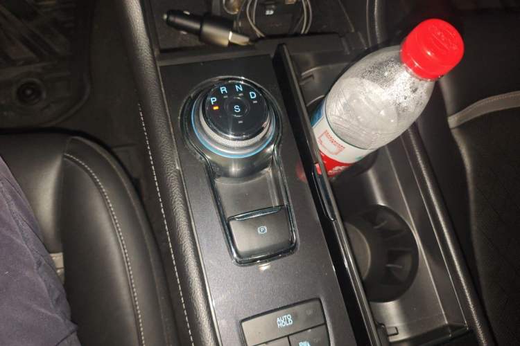 Used Ford Taurus 2017 EcoBoost 325 V6 Flagship Model Gear Lever