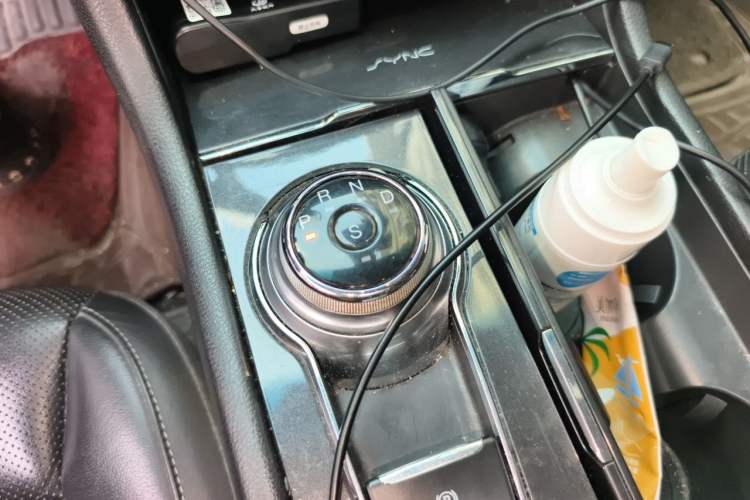 Used Ford Taurus 2017 EcoBoost 245 Luxury Model Gear Lever