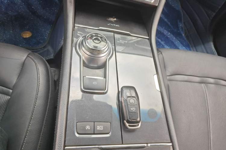 Used Ford Taurus 2017 EcoBoost 245 Fashion Edition Gear Lever
