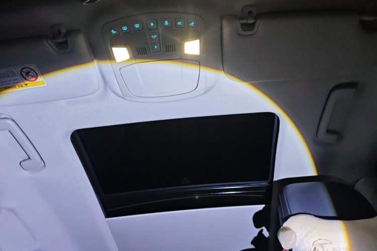 Used Ford Taurus 2017 EcoBoost 245 Fashion Edition Headliner
