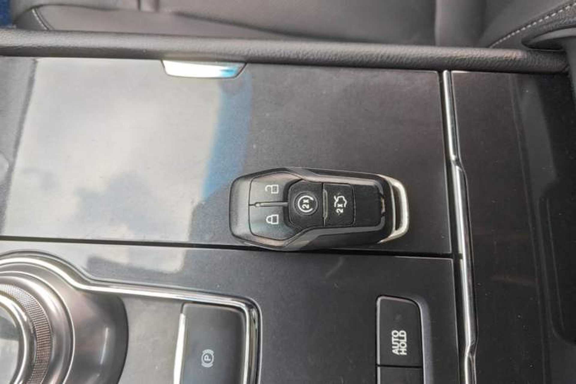 Used Ford Taurus 2017 EcoBoost 245 Fashion Edition Interior 1